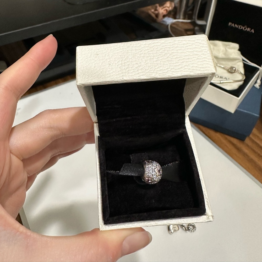 Pandora shooting star charm with diamonds